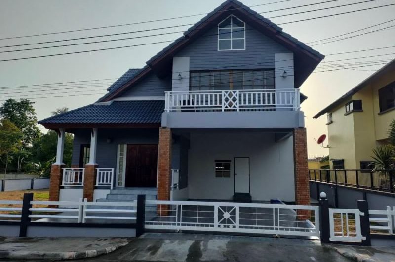 Second hand detached house, newly renovated, Country Home Village 1, Surasak, Sriracha, Chonburi.