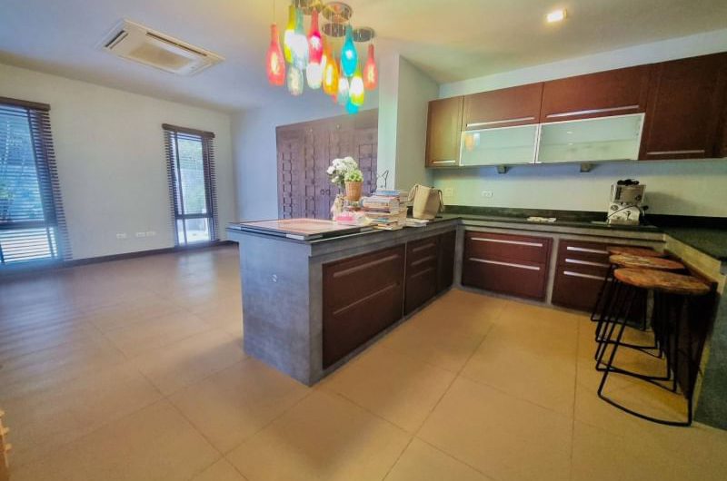 Second-hand detached house, large size, move in Ready, good location, near Sriracha community, Chonburi