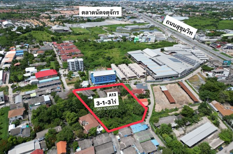 Land for sale with buildings near Chatuchak Market, Chonburi