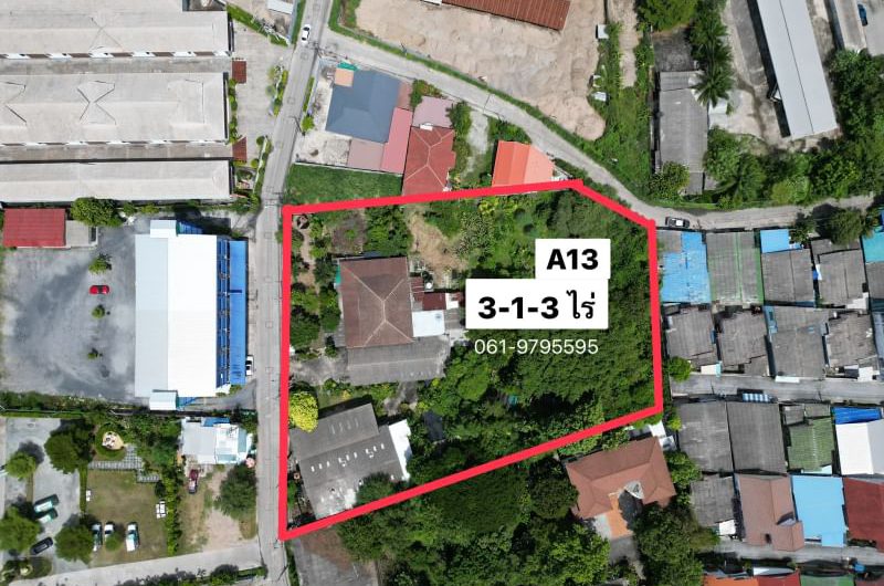 Land for sale with buildings near Chatuchak Market, Chonburi