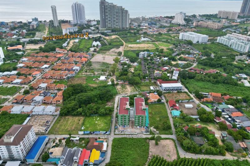 Land with 2 buildings, Jomtien, Pattaya, near Chaiyaphruek Road