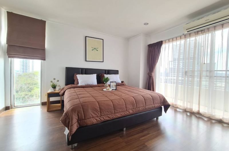 Condo for sale Sriracha Bayview, city center, beautiful room, fully furnished, move in Ready