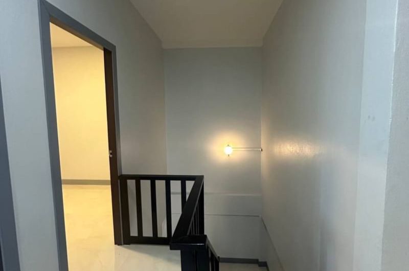 For sale: 2-storey townhouse, newly renovated, Soi Poon Sin, Kao Kilo Road, Sriracha, Chonburi