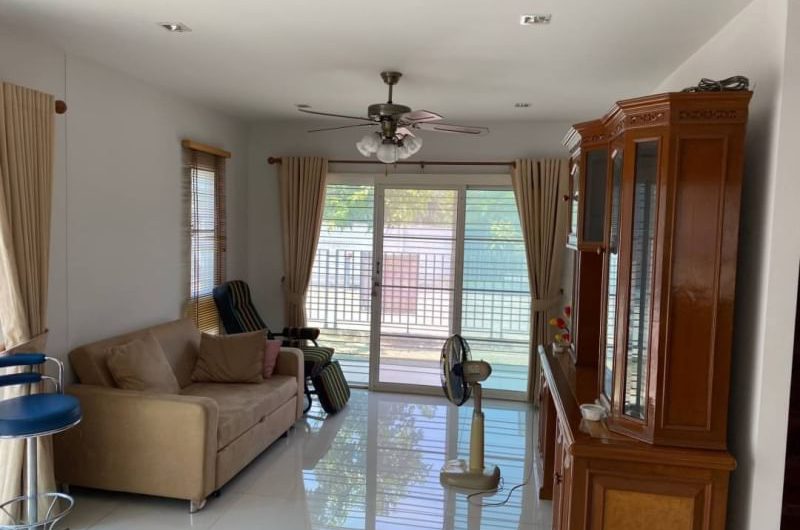 Large second-hand detached house, Pruksa Nara housing project, Nong Mon, Chonburi