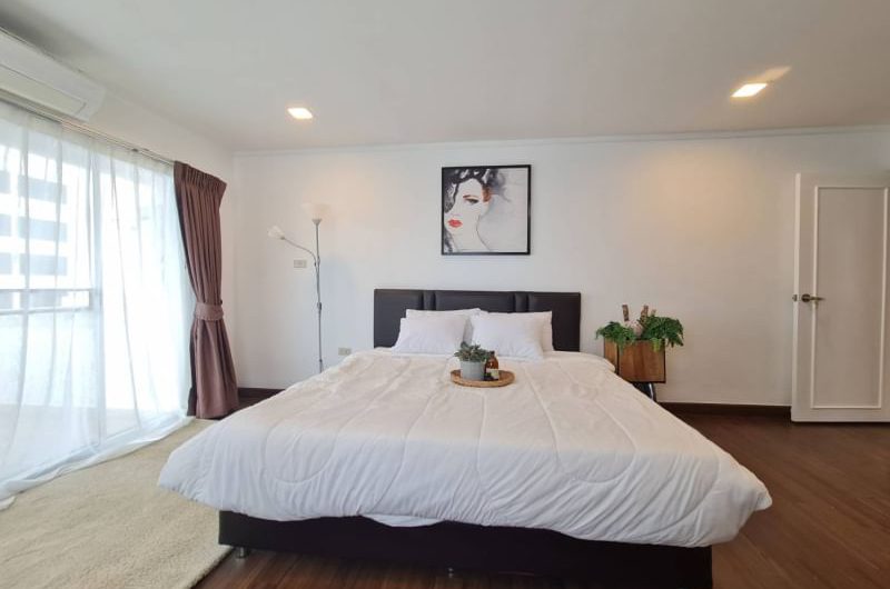 Condo for sale Sriracha Bayview, city center, beautiful room, fully furnished, move in Ready