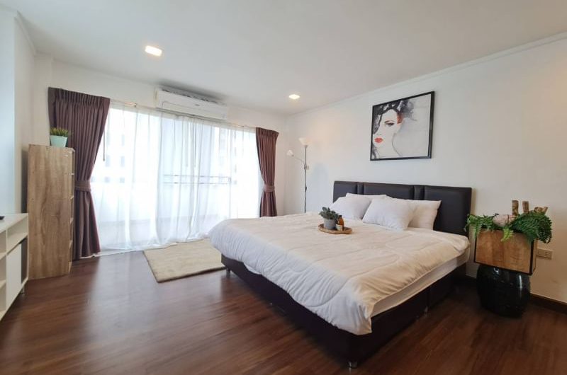 Condo for sale Sriracha Bayview, city center, beautiful room, fully furnished, move in Ready