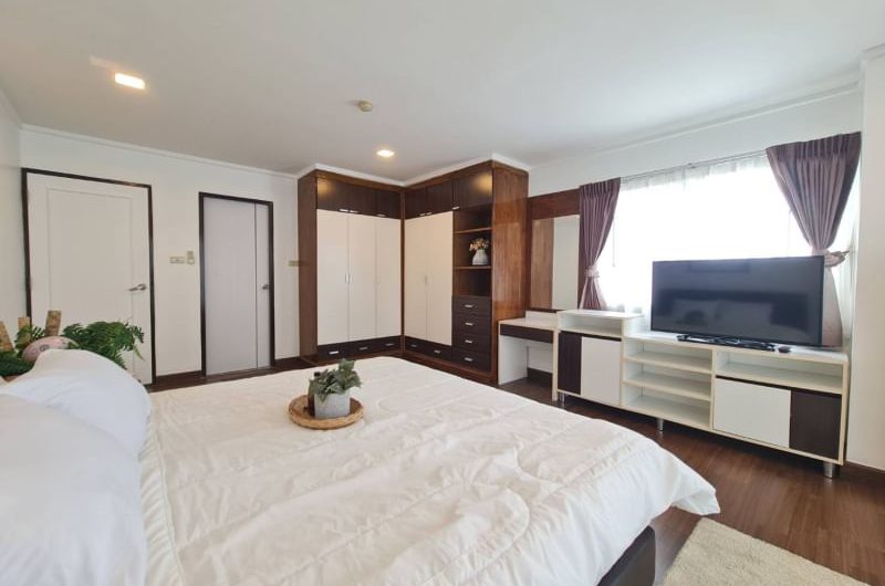 Condo for sale Sriracha Bayview, city center, beautiful room, fully furnished, move in Ready