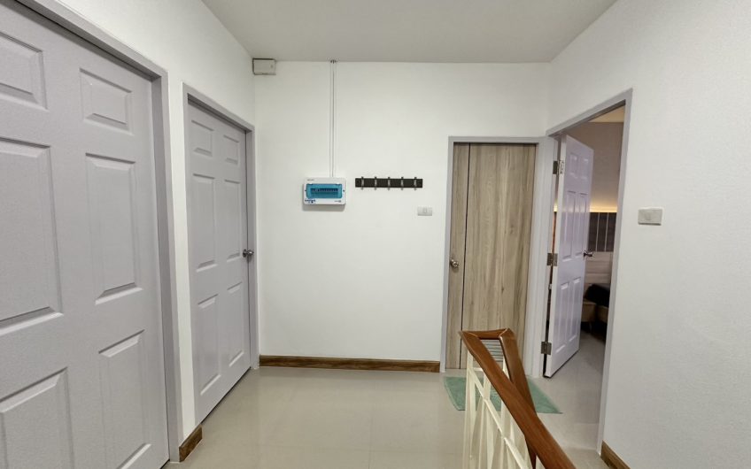 Townhouse for rent, move in Ready, Hometown Sriracha Village, a livable project, convenient transportation, on Nong Yai Bu Road