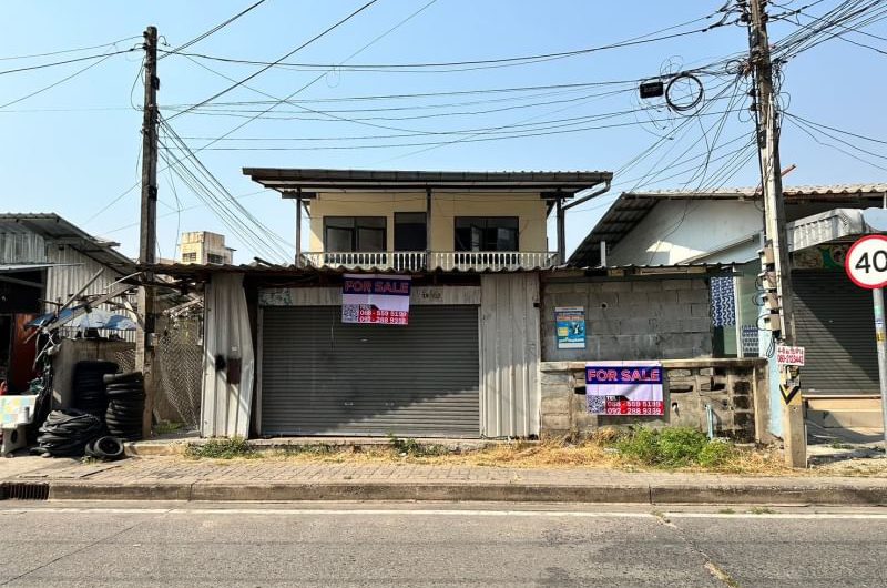 Land for sale in South Pattaya, Soi Wat Tham Samakkhi, with buildings, great  location, near Sukhumvit Road