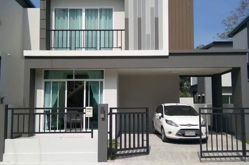 Second-hand semi-detached house for sale, Trio Town Village project, Surasak, Sriracha, Chonburi